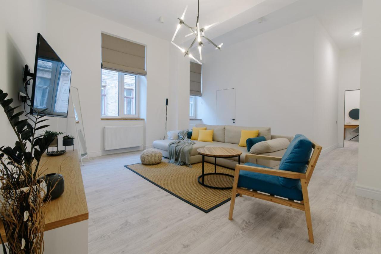 Apartment On Mikhalcuk Lviv Eksteriør bilde